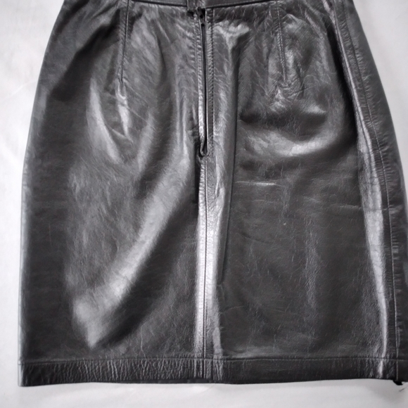 Vintage leather skirt - Picture 2 of 3
